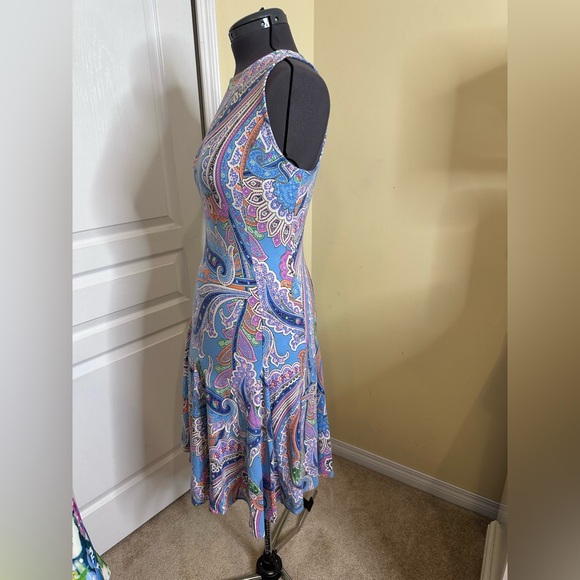 Lauren Ralph Lauren beautiful Paisley Sleeveless Blue knit dress size medium - Picture 4 of 7